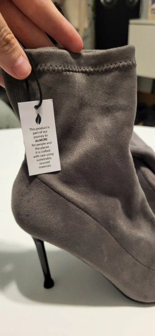 Botines grises tacón aguja punta metálica nuevos!!