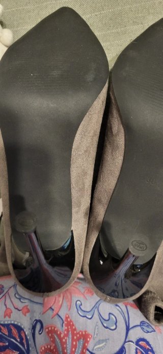 Botines grises tacón aguja punta metálica nuevos!!