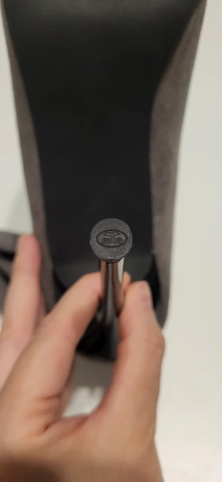 Botines grises tacón aguja punta metálica nuevos!!