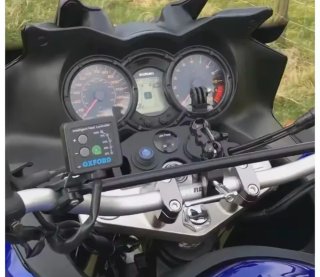 Soporte Voltímetro y USB V-Strom