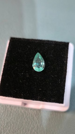 Esmeralda Natural Colombiana Lágrima 0.58 Quilates