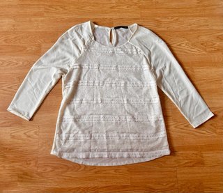 T-M. Blusa beige manga larga encaje