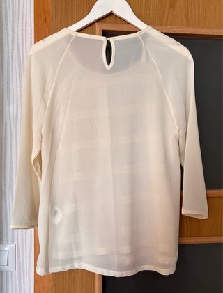 T-M. Blusa beige manga larga encaje