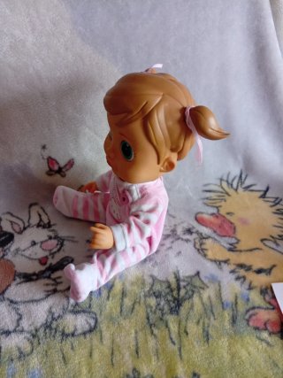Muñeca Peke Baby Emma Habla en Inglés y contesta
