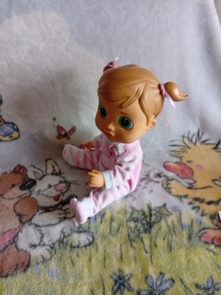 Muñeca Peke Baby Emma Habla en Inglés y contesta