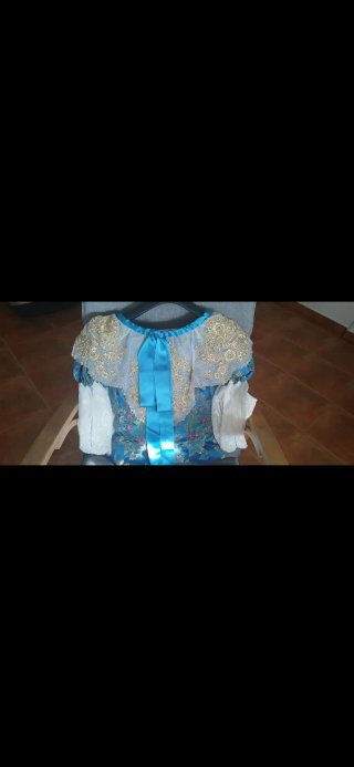 Traje Regional Azul y Dorado