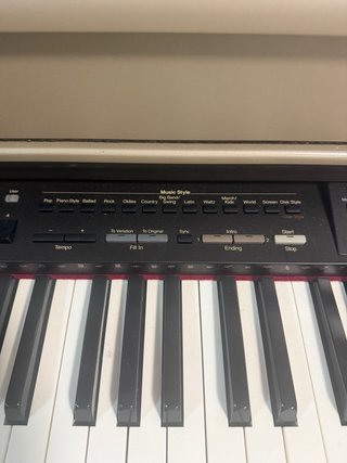 Roland KR-575 Digital Piano