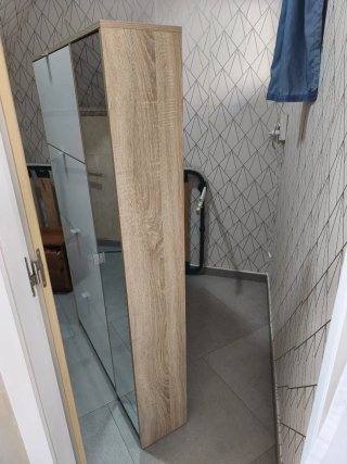 Zapatero blanco y madera con espejo