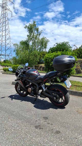 Honda CBR 650 F Negra