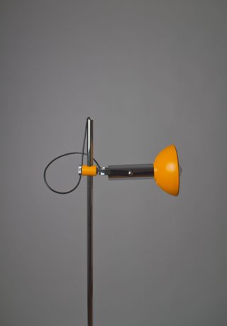 Lámpara de pie orientable 70s naranja/plateada