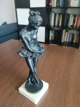 Figura Decorativa Bailarina Clásica Base Mármol