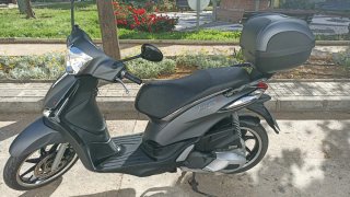 Piaggio Liberty 125cc Scooter gris oscuro