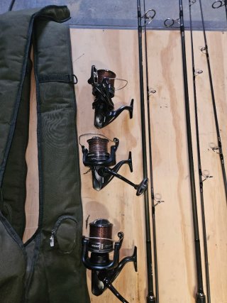 Pacchetto Carpfishing: Canne, Mulinelli e Custodie