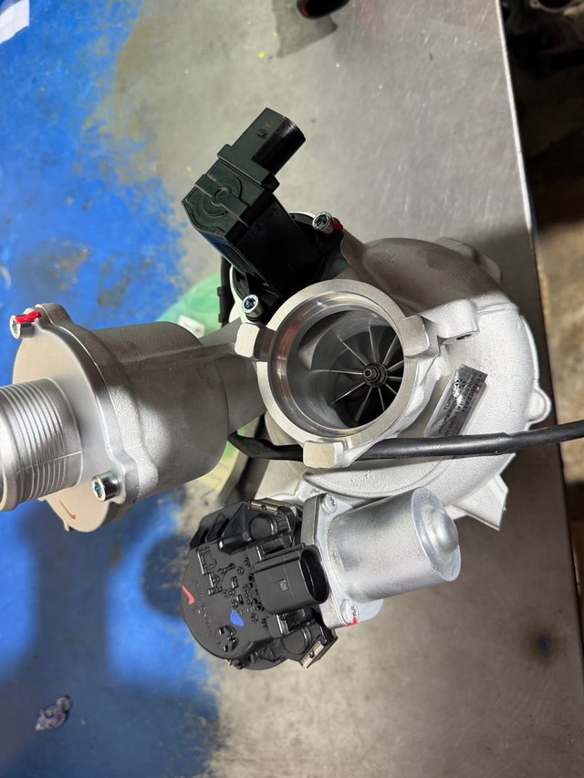 Turbo Híbrido IS38 550cv Rodamientos Golf R/GTI/Cu