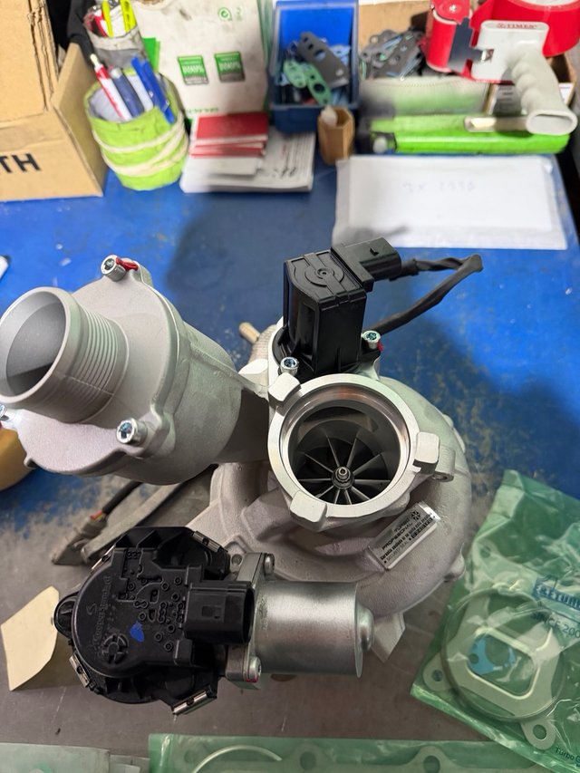 Turbo Híbrido IS38 550cv Rodamientos Golf R/GTI/Cu