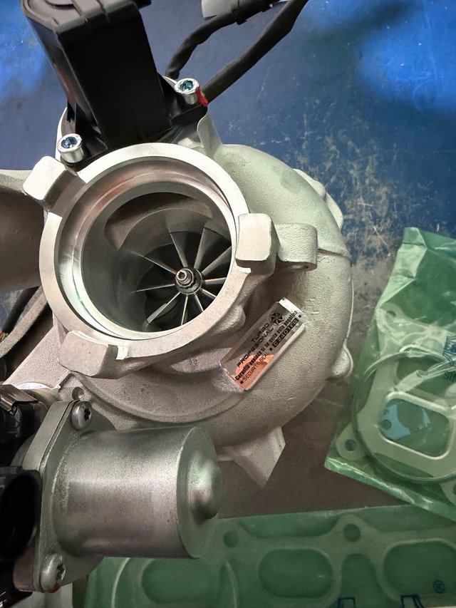 Turbo Híbrido IS38 550cv Rodamientos Golf R/GTI/Cu