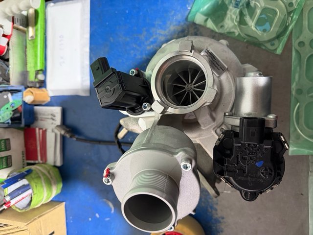 Turbo Híbrido IS38 550cv Rodamientos Golf R/GTI/Cu