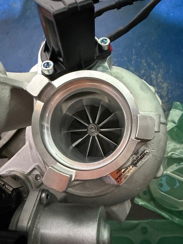 Turbo Híbrido IS38 550cv Rodamientos Golf R/GTI/Cu