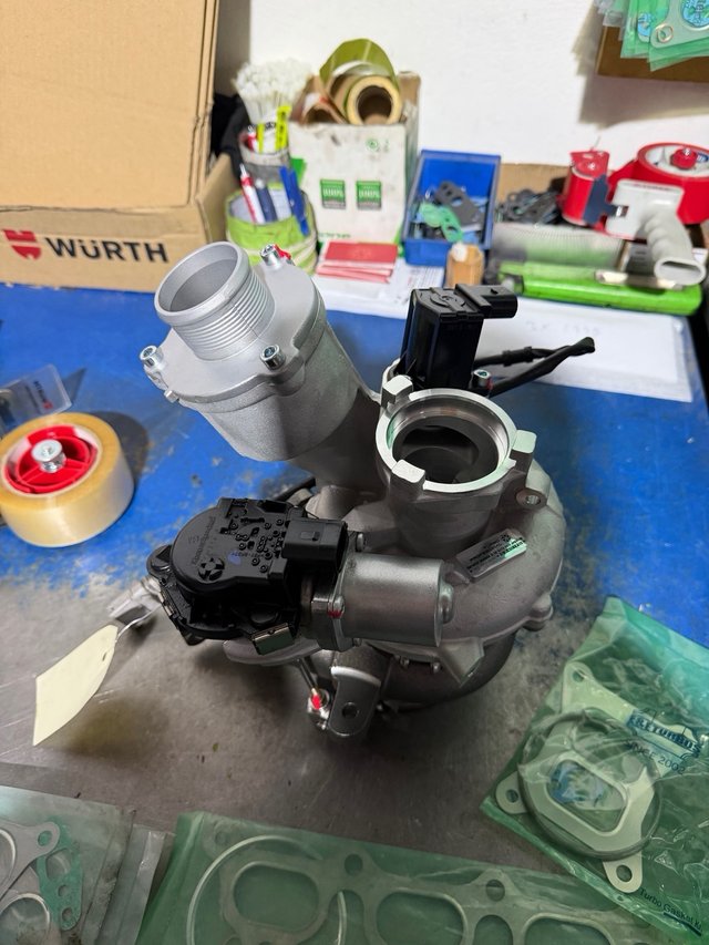 Turbo Híbrido IS38 550cv Rodamientos Golf R/GTI/Cu