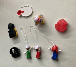 Figuras Kinder Joy Mario Luigi Bros -B-