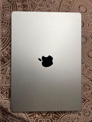 MacBook Pro M4 1TB Plata