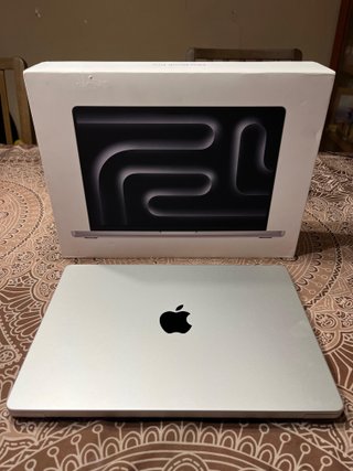 MacBook Pro M4 1TB Plata