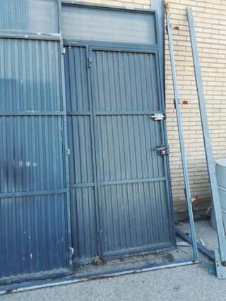 Puerta de garaje/almacén