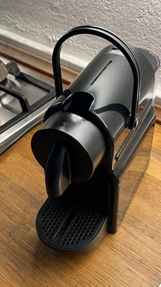Cafetera Nespresso Inissia Negra