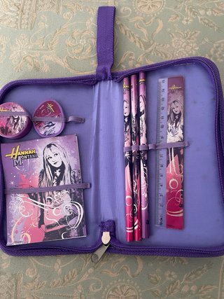 Cartuchera Hannah Montana Morada