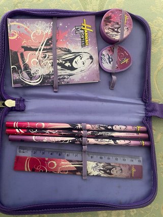 Cartuchera Hannah Montana Morada