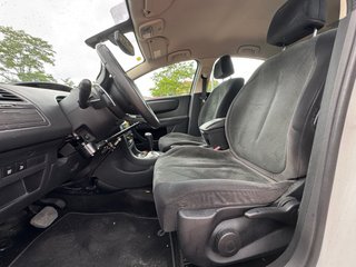 equipado con módulo para acelerar y frenar con la