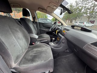 equipado con módulo para acelerar y frenar con la