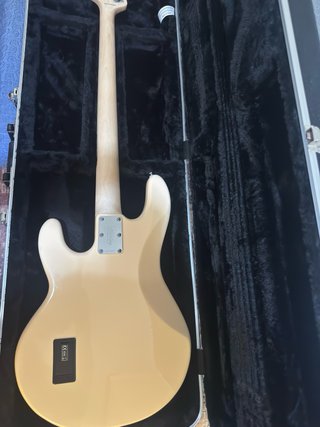 Sterling by Music Man Sting Ray 4 VC Bajo