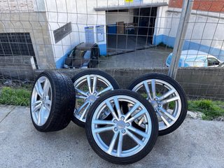 Vendo llantas originales Audi 18”. En buen estado