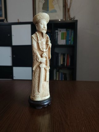 Figura Decorativa Sabio Chino Beige