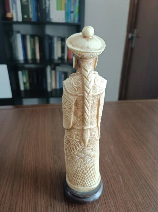 Figura Decorativa Sabio Chino Beige
