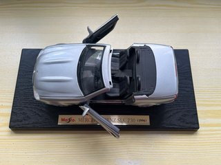 Maqueta Mercedes SLK 230 1996 1/18