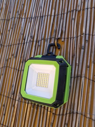 Foco LED Magnético USB 750 Lúmenes