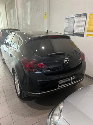Opel Astra 2013