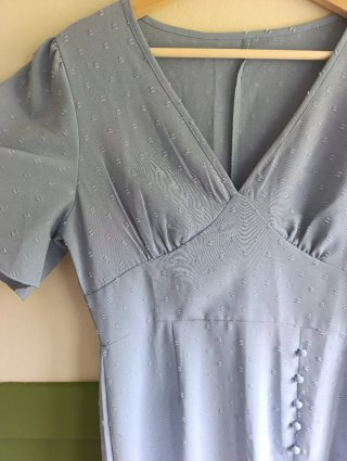 Vestido largo azul con botones