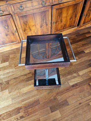 Mesa auxiliar de madera y metal
