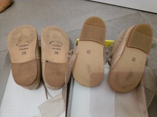 Lote 2 pares zapatos  Talla 20