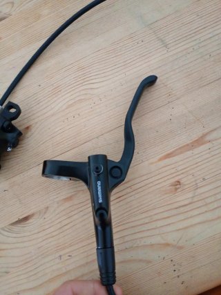 Freno Delantero Shimano MT200