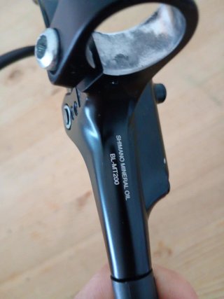 Freno Delantero Shimano MT200