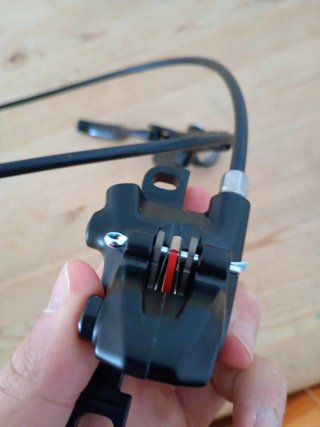 Freno Delantero Shimano MT200