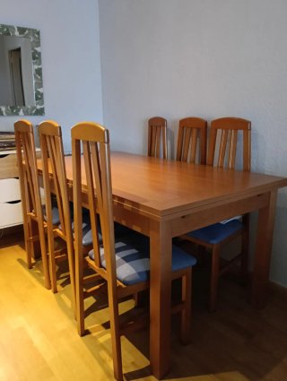Mesa extensible madera + 6 sillas tapizadas