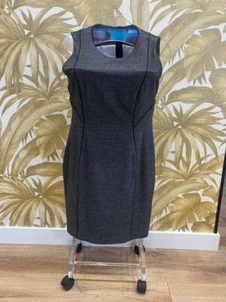 Vestito grigio aderente da ufficio