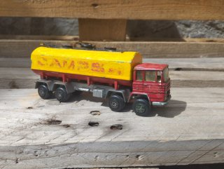 Camión Cisterna Mira. 1977 Envejecido