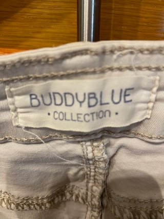 Pantalón pitillo beige claro