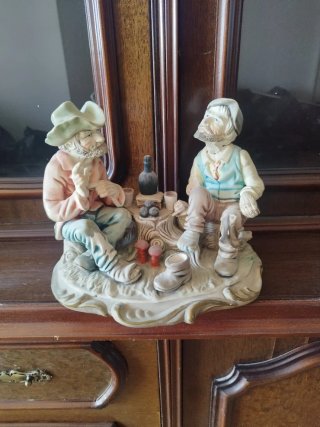 Figuras de porcelana mujer y niña